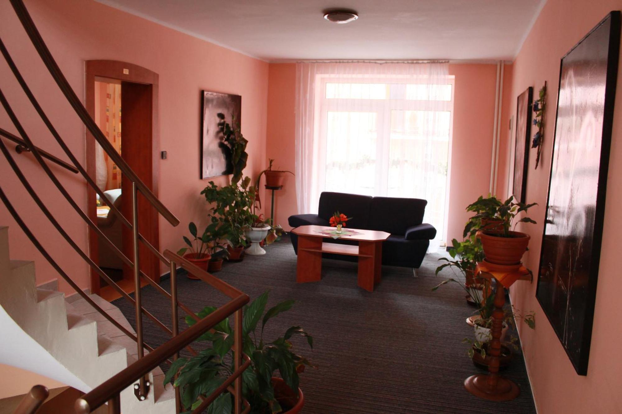Garni Hotel Anne-Mary Piest'any Exterior photo