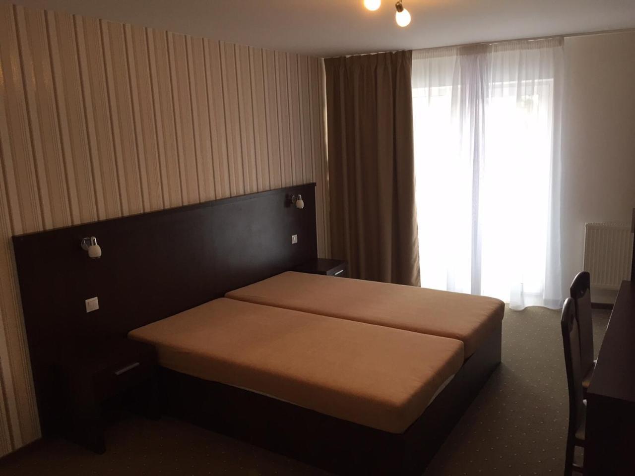 Garni Hotel Anne-Mary Piest'any Exterior photo