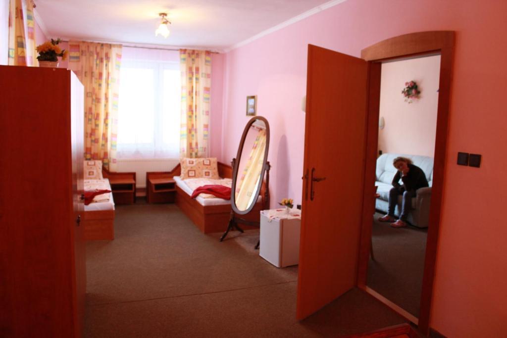 Garni Hotel Anne-Mary Piest'any Room photo