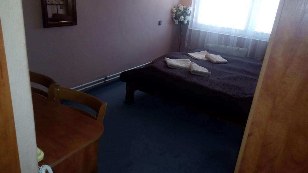 Garni Hotel Anne-Mary Piest'any Exterior photo