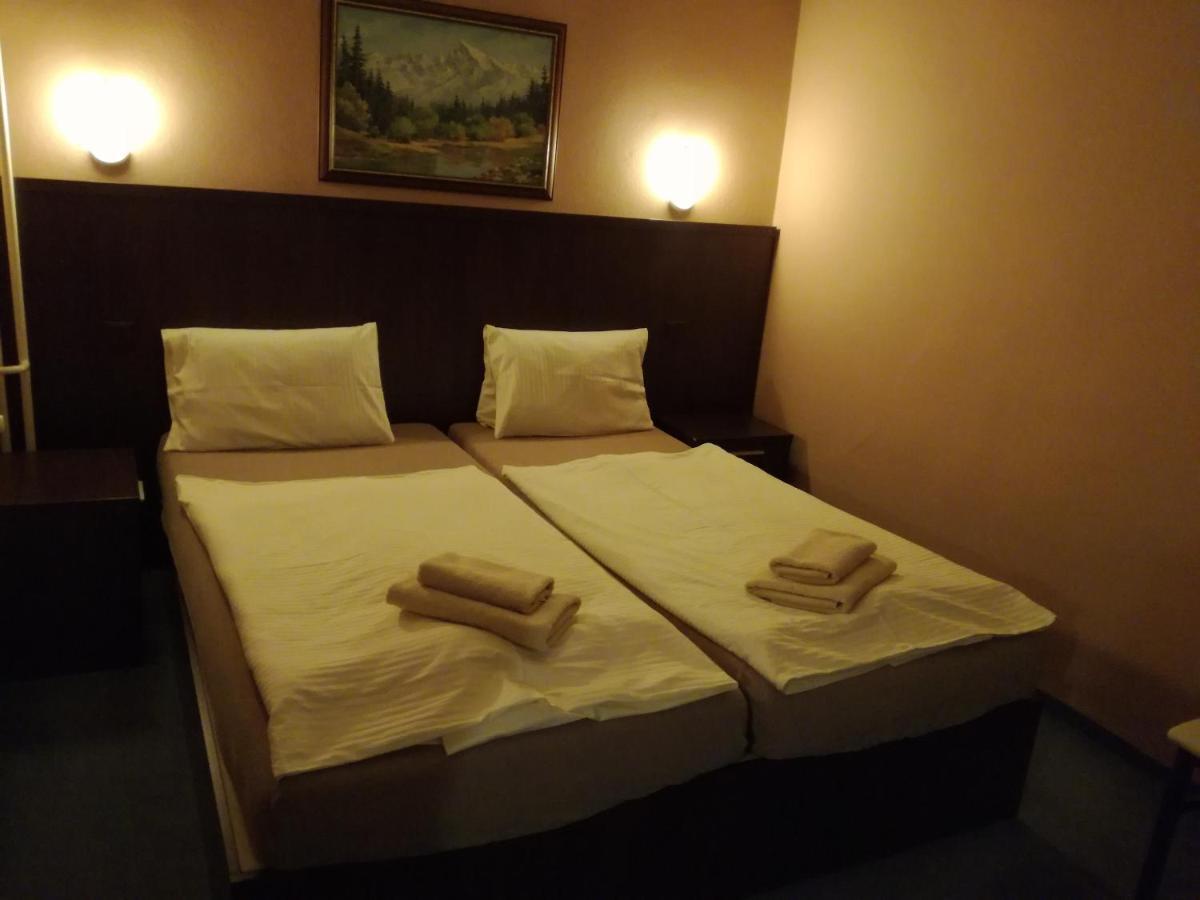 Garni Hotel Anne-Mary Piest'any Exterior photo