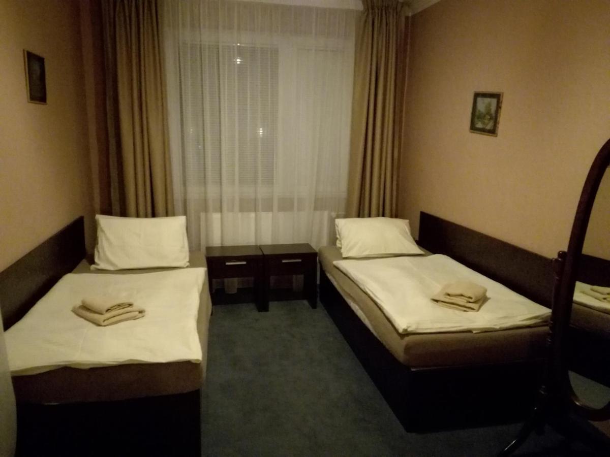 Garni Hotel Anne-Mary Piest'any Exterior photo