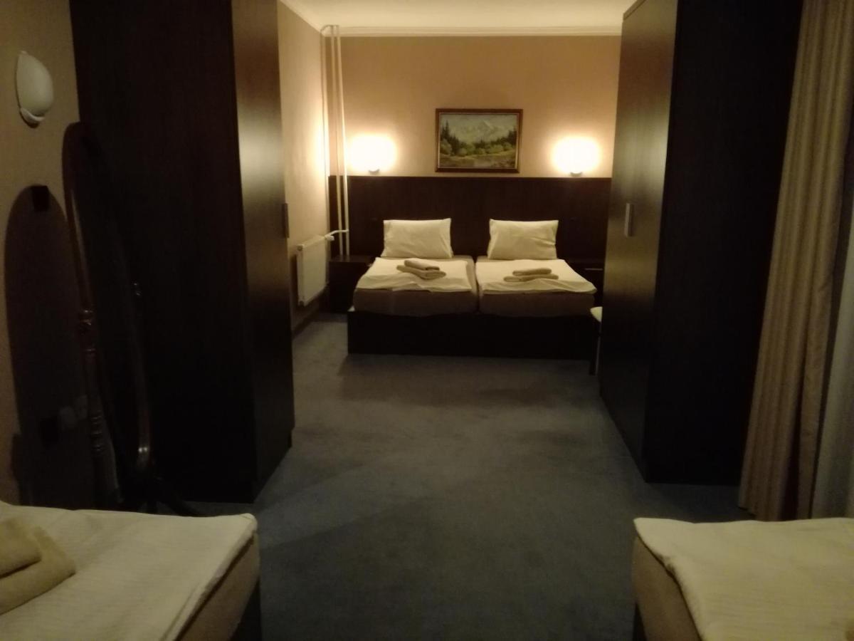 Garni Hotel Anne-Mary Piest'any Exterior photo