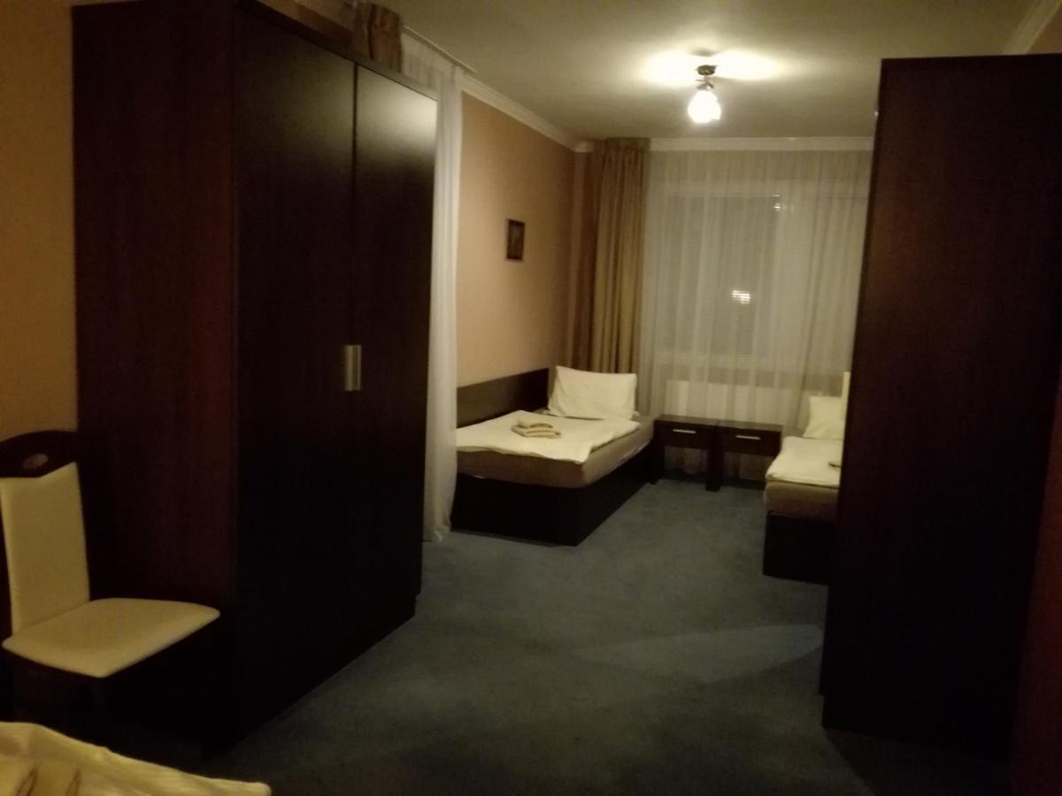 Garni Hotel Anne-Mary Piest'any Exterior photo